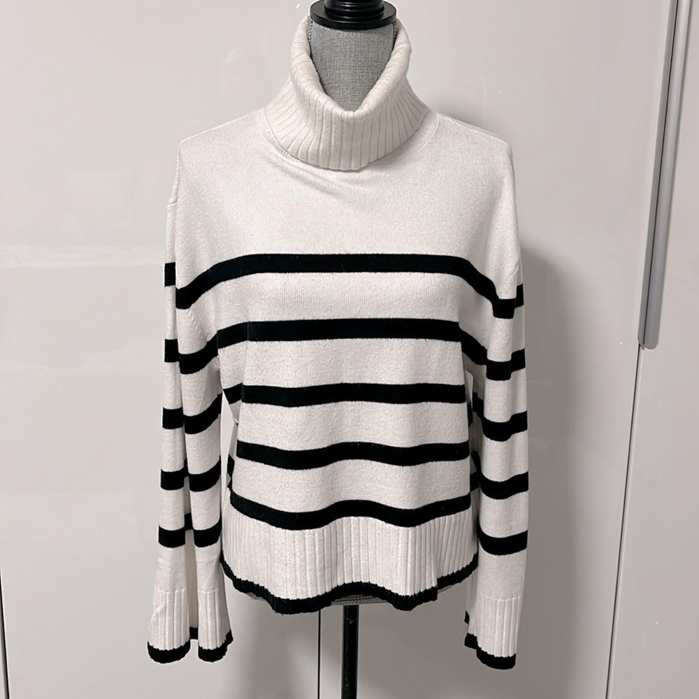 LAUNDRY Striped Turtleneck Sweater Wide Arm, Size M